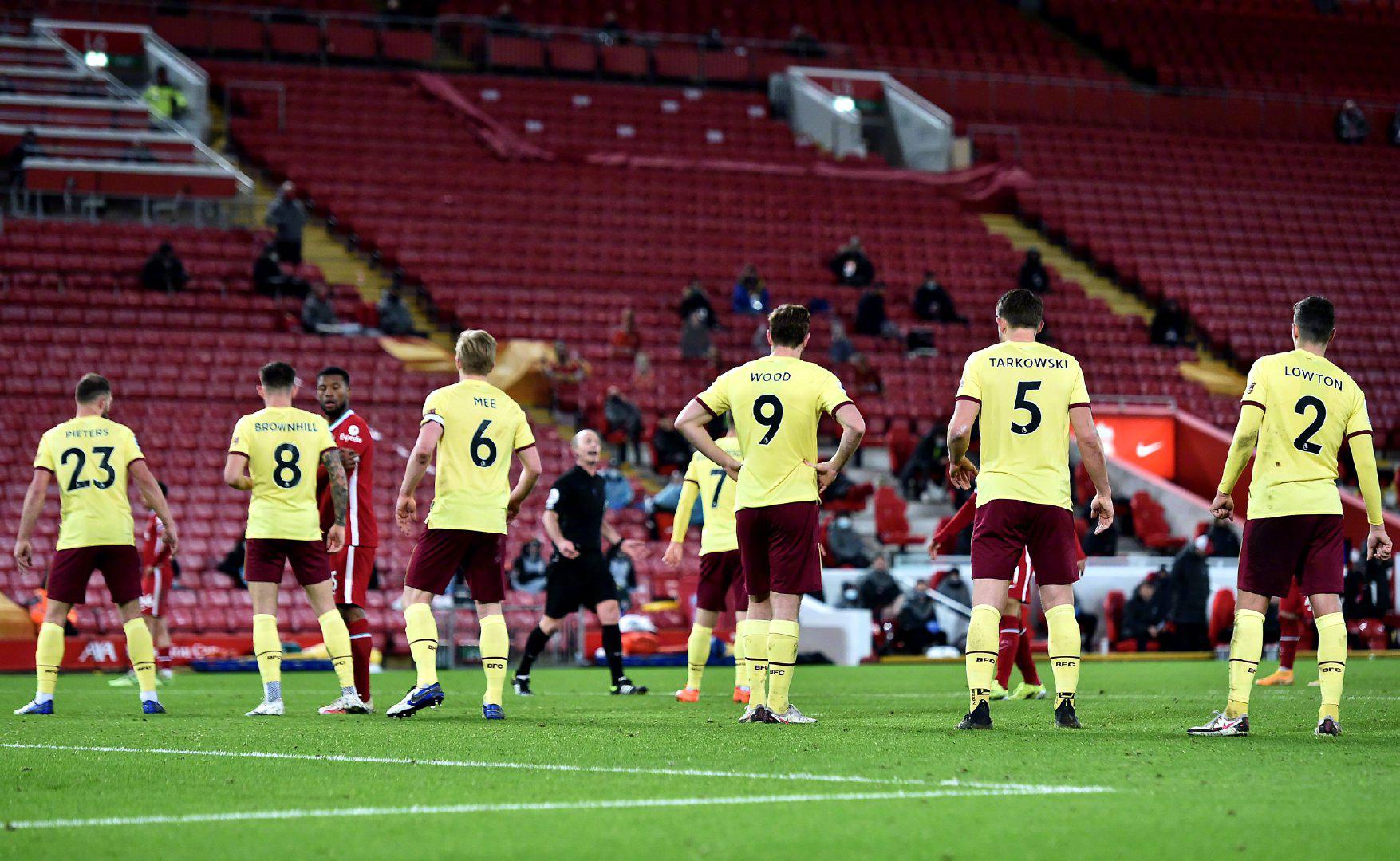 上又迈出了 上又迈出了